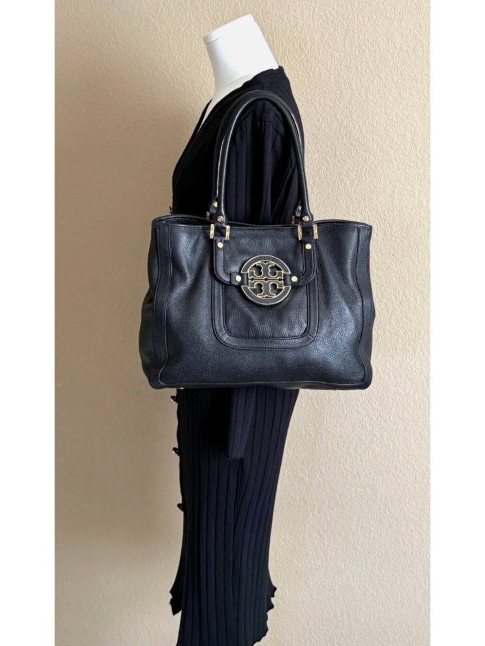 TORY BURCH Amanda Tote Bag Black Pebble Leather
